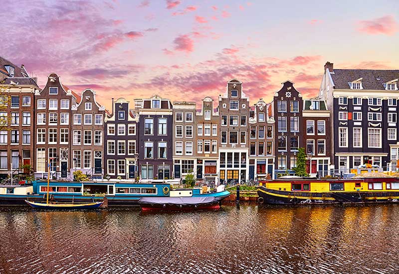 荷兰阿姆斯特丹的水和船的照片