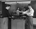 20世纪40年代，二战老兵在科学实验室当学生。照片由Francis E. Falkenbury, Jr.©莎拉劳伦斯学院档案