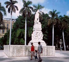 哈瓦那大学雕像